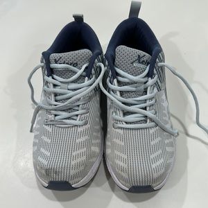XeleroSteadfast Orthopedic Walking and running Sneakers